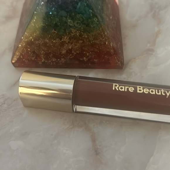 Rare Beauty Glossy Balm Nearly Neutral Like New Lip Gloss Shine Selena Gomez Tan - Picture 12 of 16